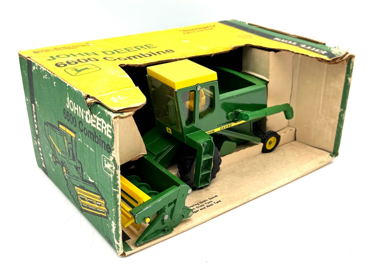 1/16 John Deere 6600 Combine in Yellow Top Box w/ Knobby Tires