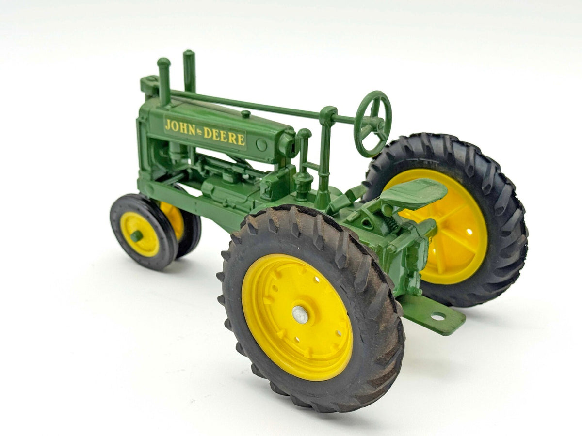 1/16 John Deere Unstyled A
