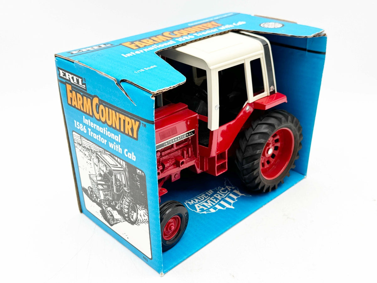 1/16 International Harvester 1586 Tractor W/ Cab