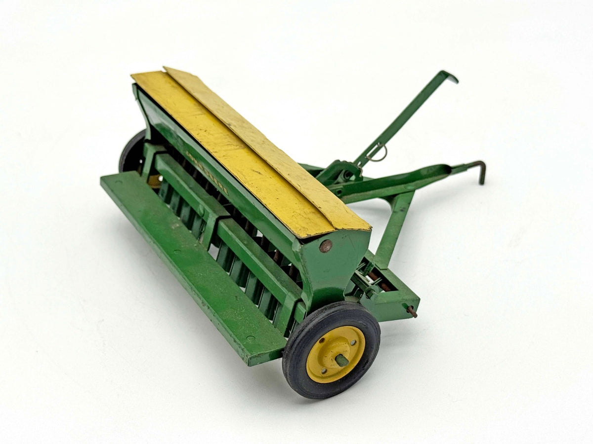 1/16 John Deere Grain Drill Yellow Lid Eska