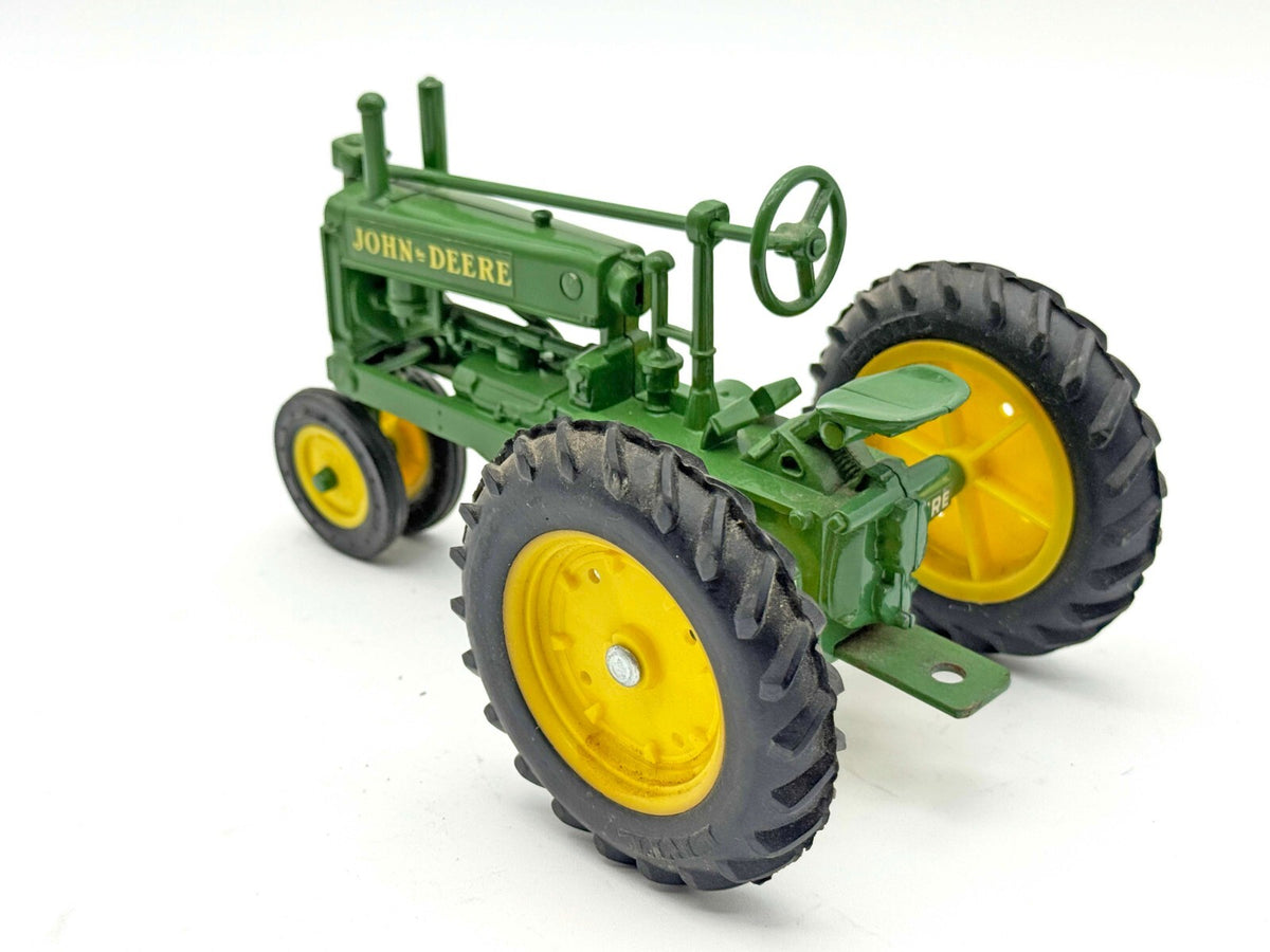 1/16 John Deere Unstyled Model A Tractor